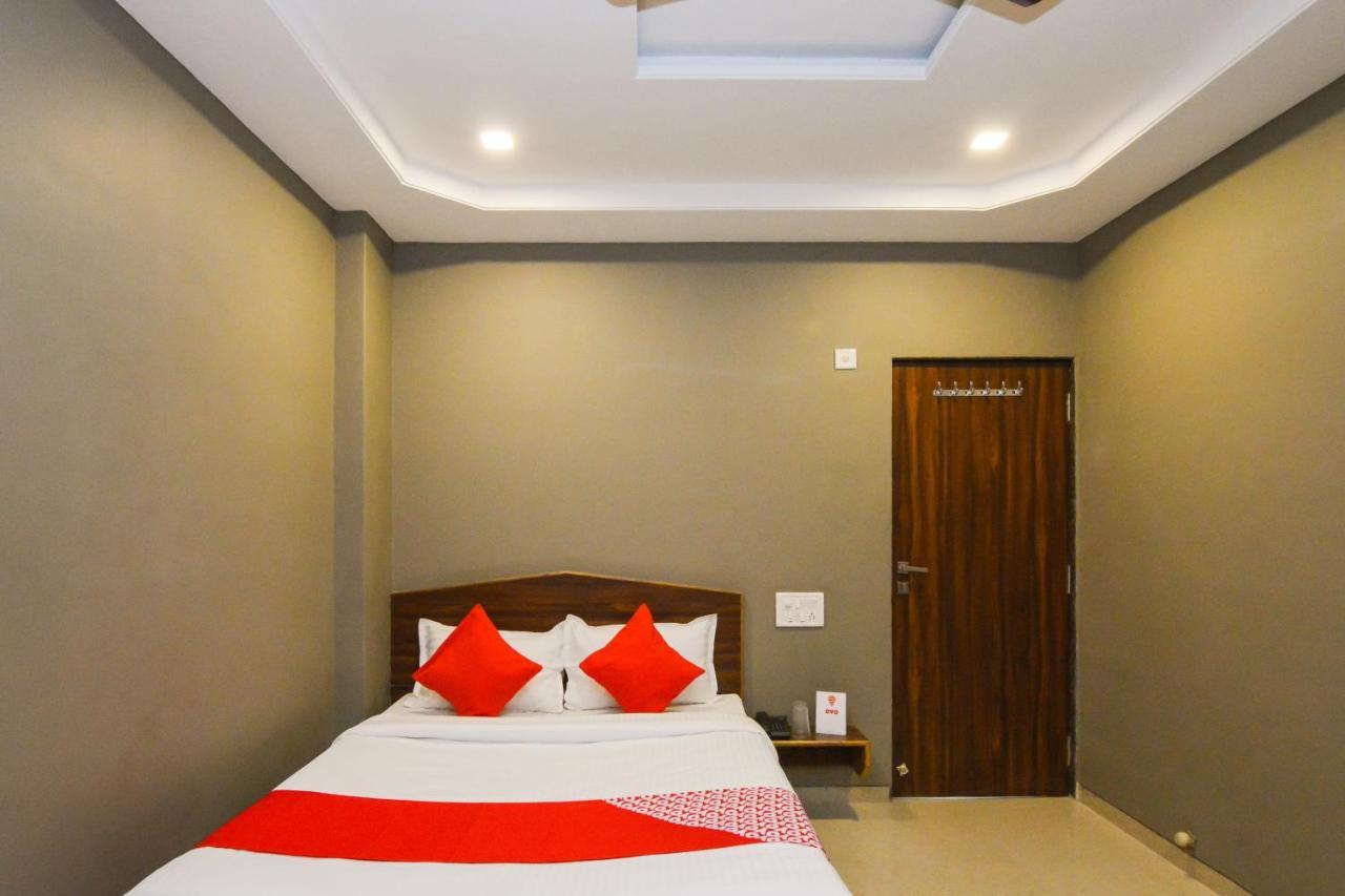 Sukrangu Palace Hotel Sirdi Kültér fotó